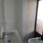 Junto A La Piscina * アロナ
