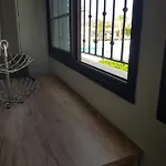 Junto A La Piscina アロナ