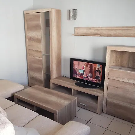 Junto A La Piscina 아파트