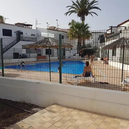 Apartment Junto A La Piscina