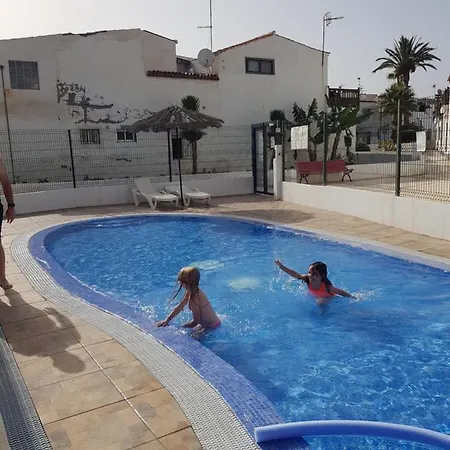 아파트 Junto A La Piscina *