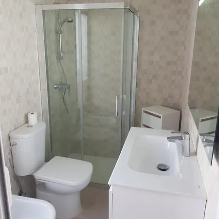 Junto A La Piscina 아파트 *