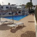Junto A La Piscina شقة *