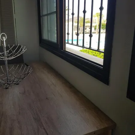 Junto A La Piscina Arona (Tenerife)