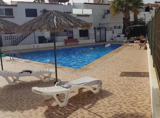 Junto A La Piscina Apartment *